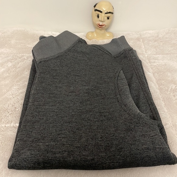 UNDER ARMOR LOOSE PULL OVER - Picture 2 of 5